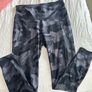 Old Navy Elevate Legging- Worn once!
